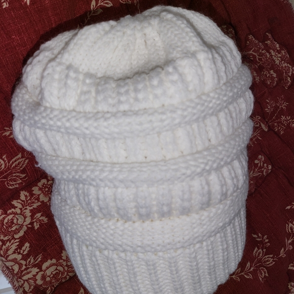 Lorone beanie - Picture 4 of 5